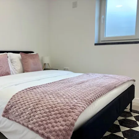 شقة Aurora Abode كالداس دا راينها